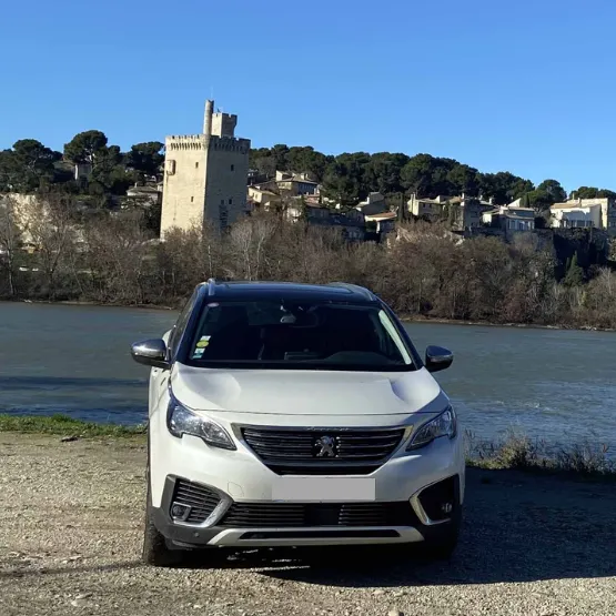 voiture peugeot 5008 pour vtc avignon