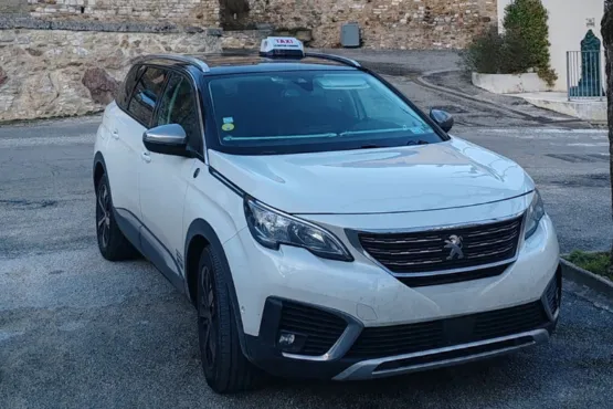 chauffeur taxi courtois dans le pays uzes suv peugeot